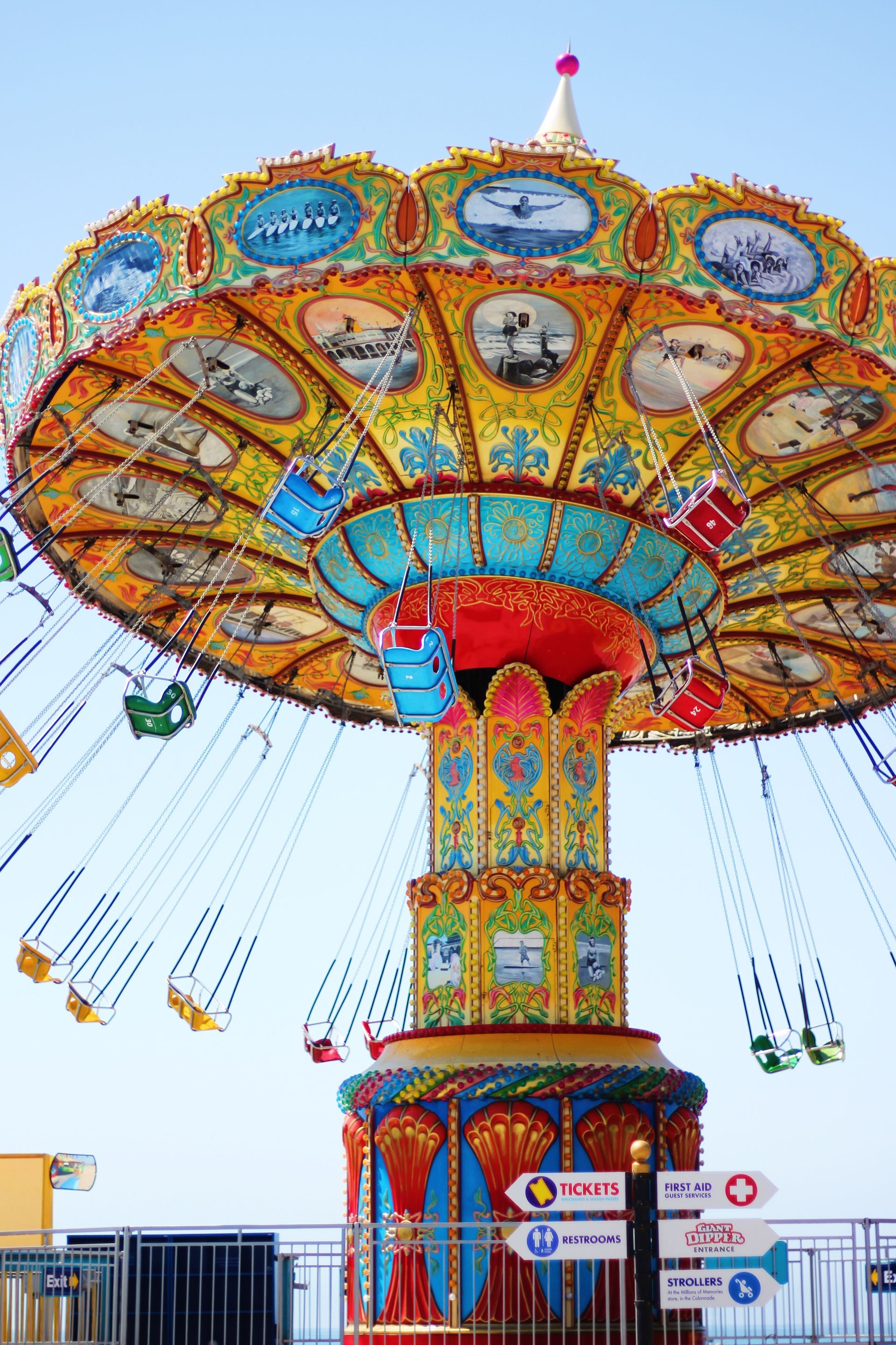Sea Swings ride at Santa Cruz Beach Boardwalk with no riders on it