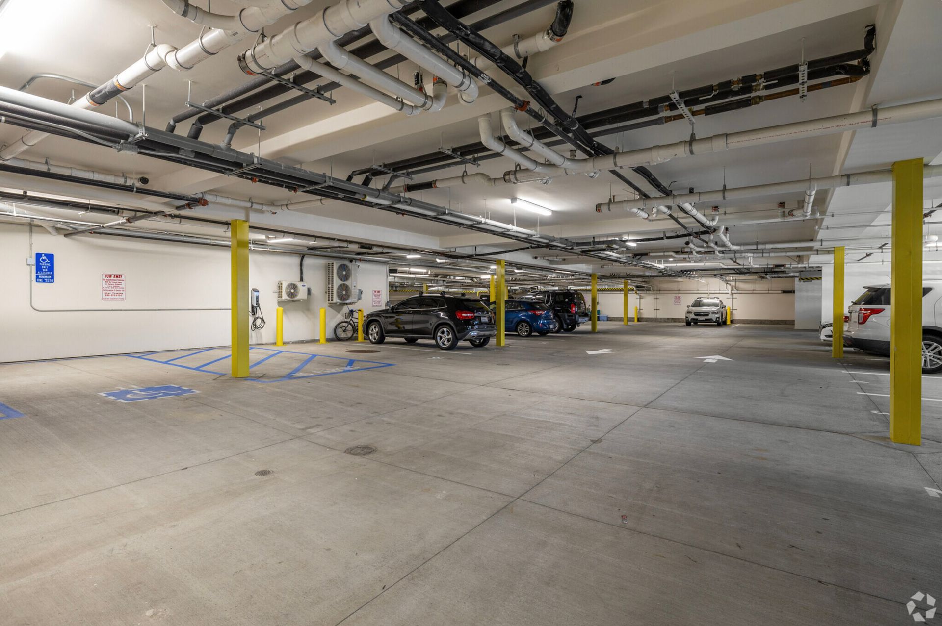 The Lamont - garage 02