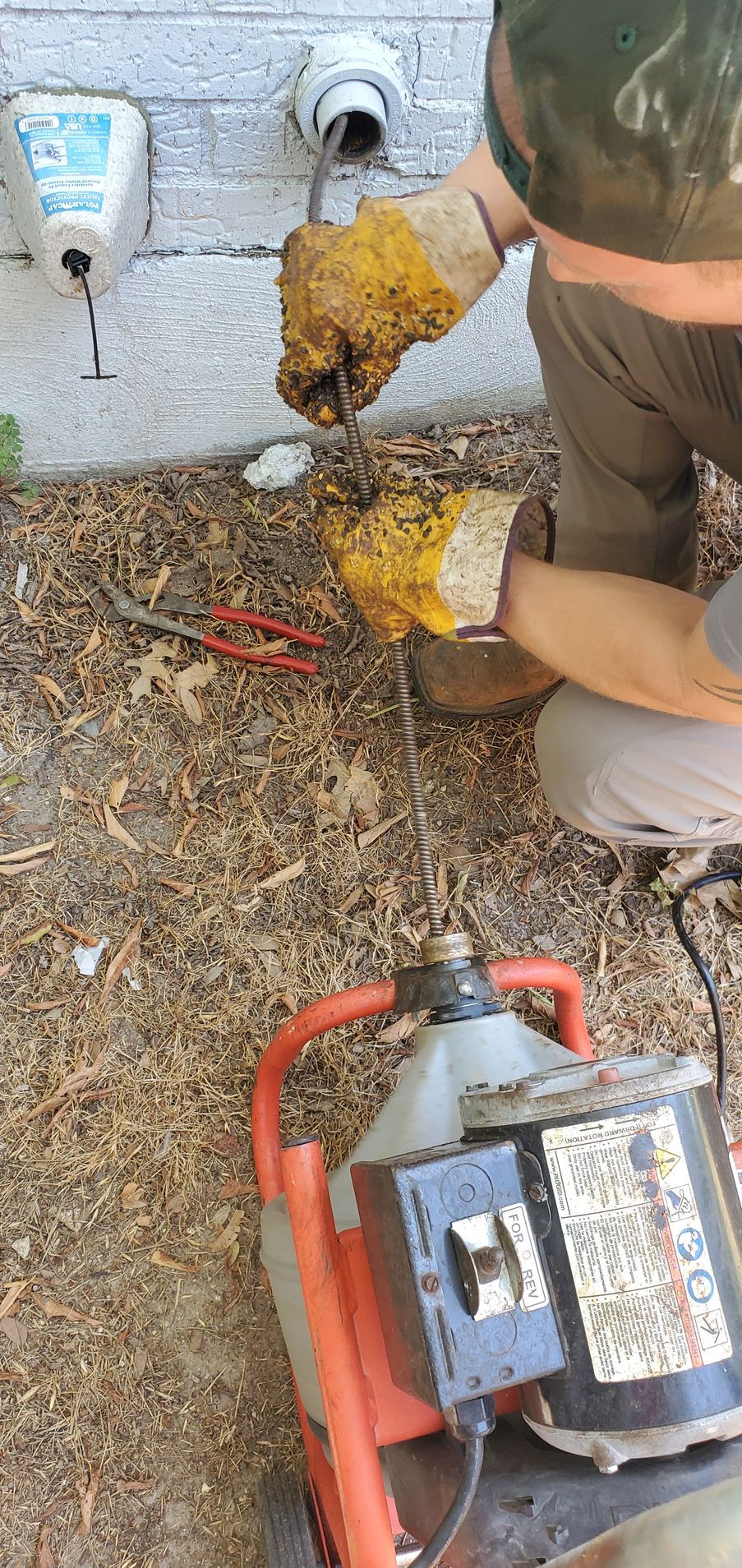 Clearing kitchen drain with snake