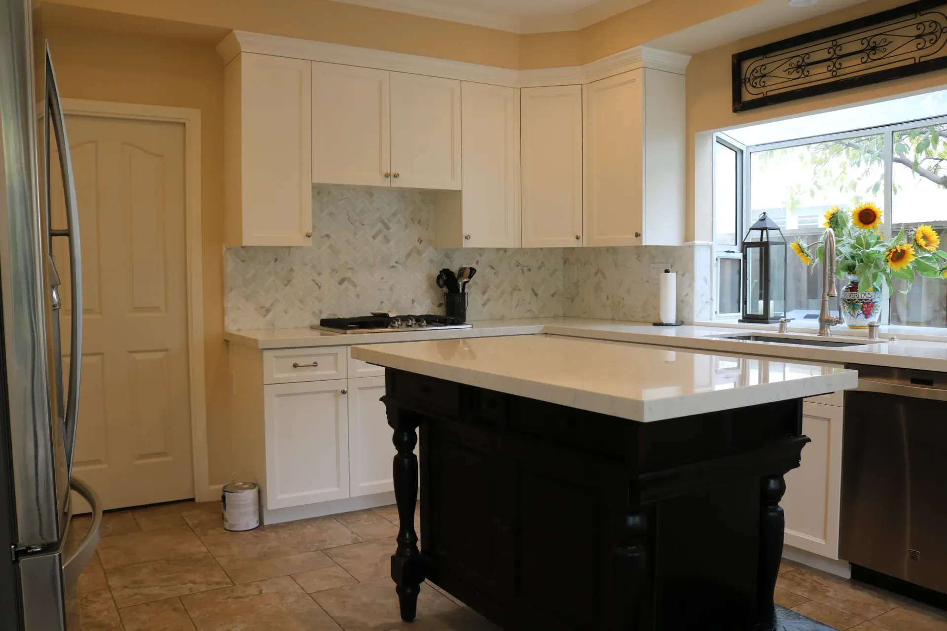 White kitchen cabinets repaint