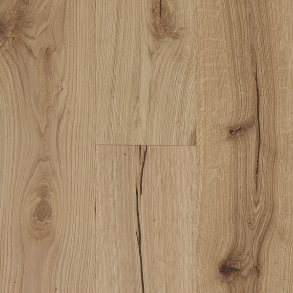 Holzdielen in hellbraunen Farbtönen mit sichtbarer Holzmaserung und Astlöchern.