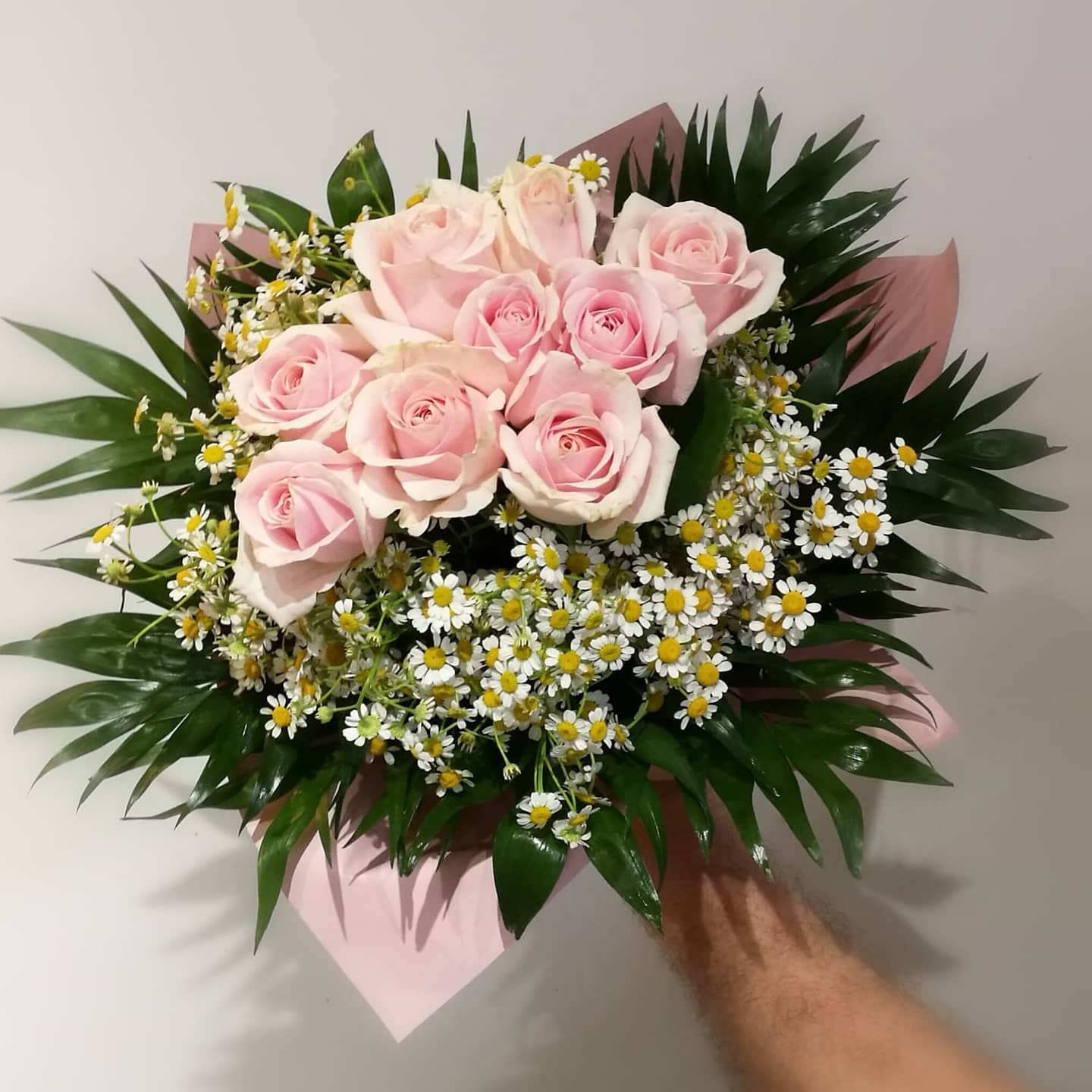 bouquet con rose e margherite
