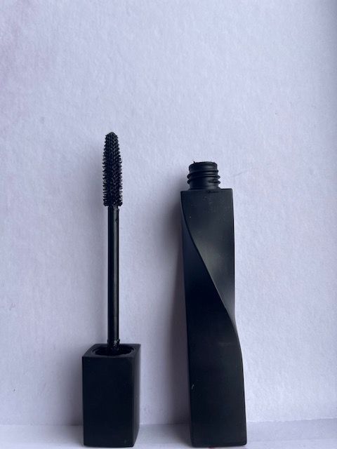 Waterproof Volumizing Mascara