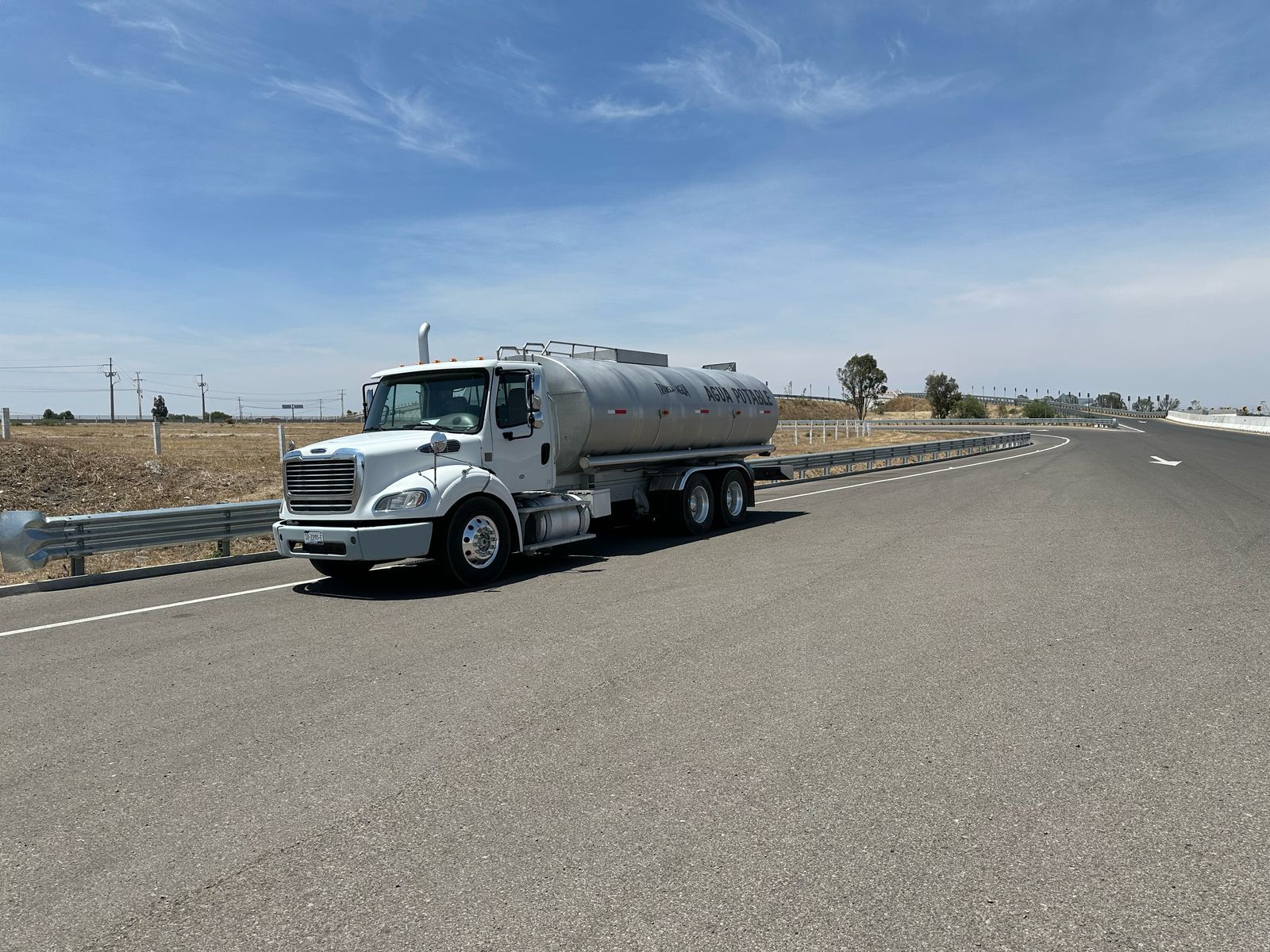 Trans-Agua: servicio de pipas de agua potable en la zona metropolitana de Querétaro