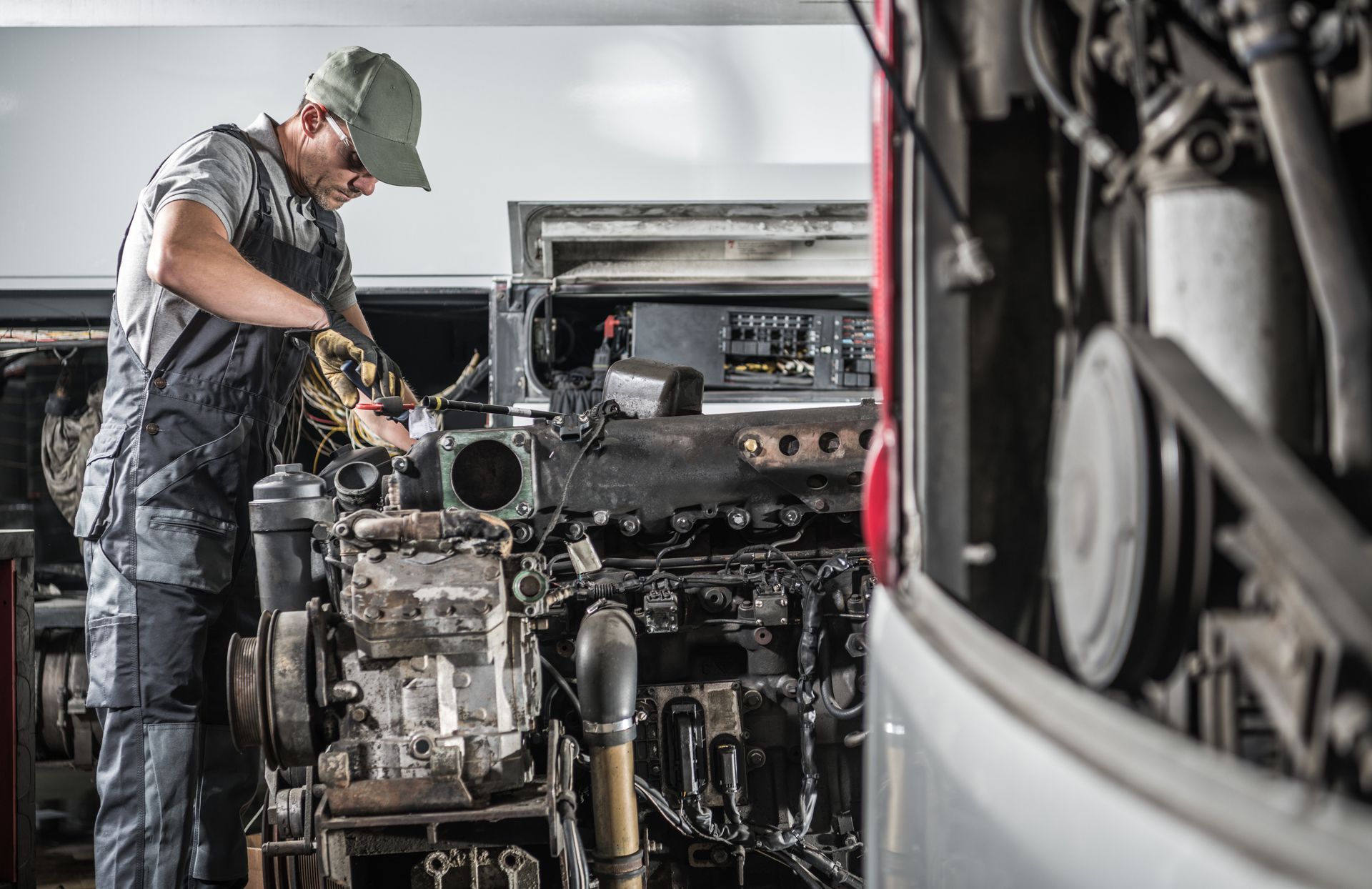 Diesel Engine Mechanic: Prevent Heatwave Breakdowns