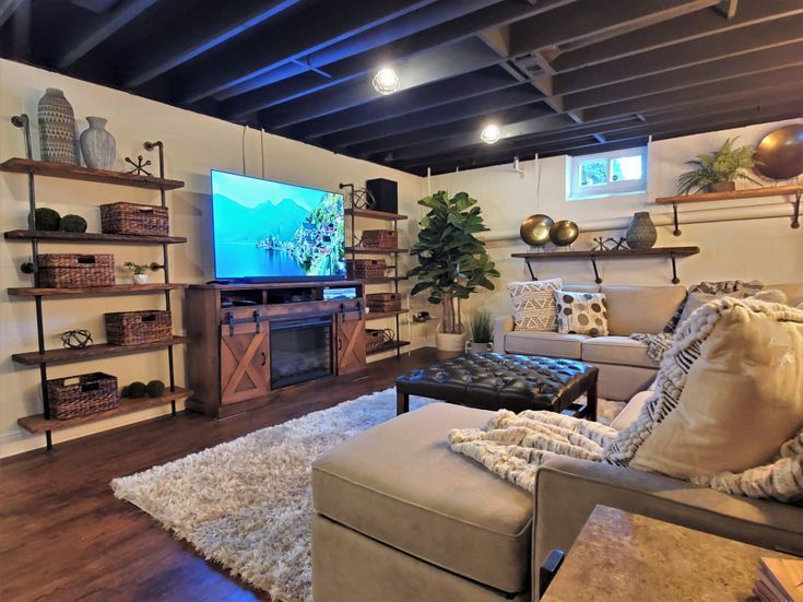 A living room filled with furniture and a flat screen tv.