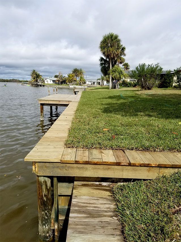 Wooden Seawall Edge — Cocoa Beach, FL — Darrell’s Docks