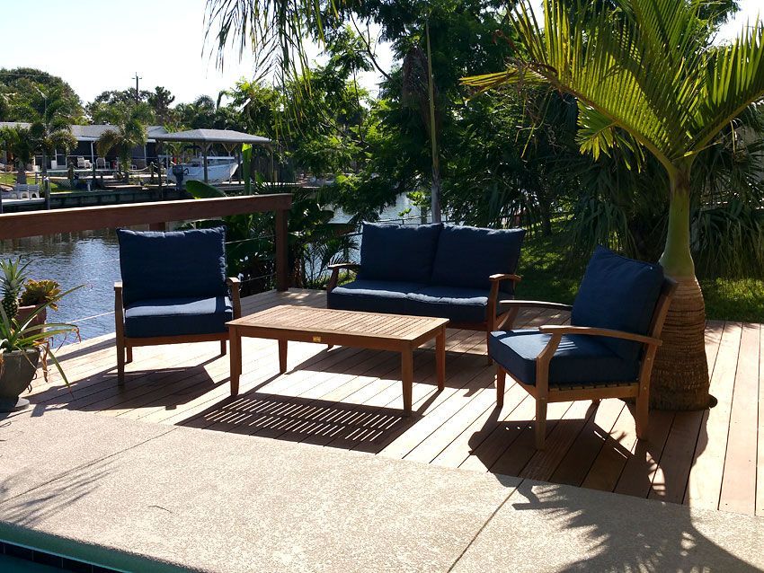 Seating Area — Cocoa Beach, FL — Darrell’s Docks