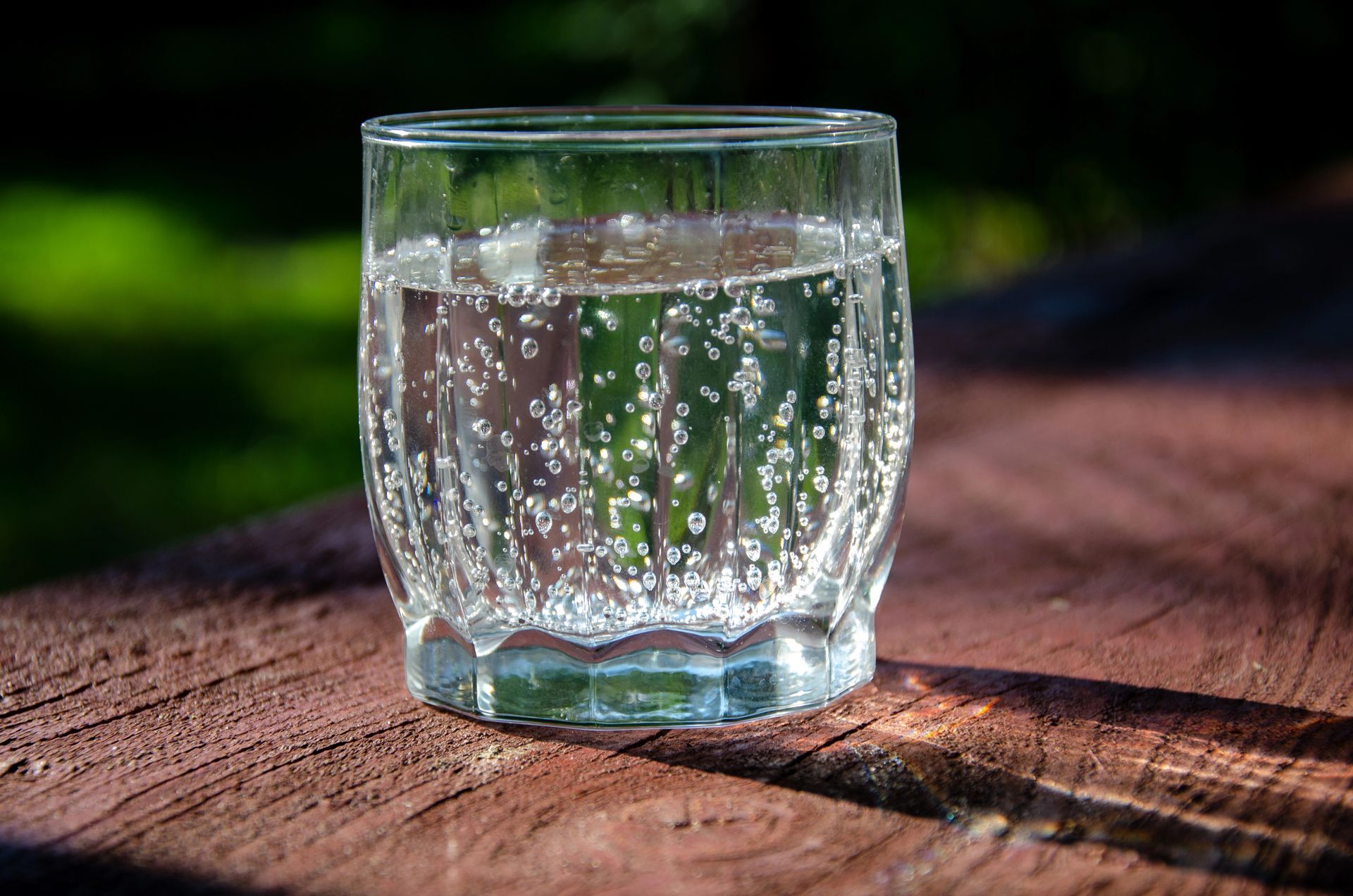 Bicchiere di acqua pura micrifiltrata