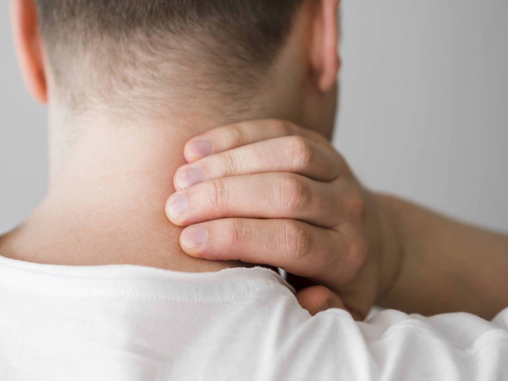 O que pode causar dor cervical O que pode causar dor cervical?