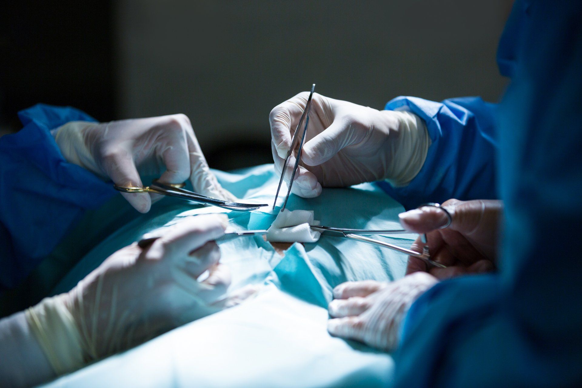 Cirurgia minimamente invasiva da coluna no RJ