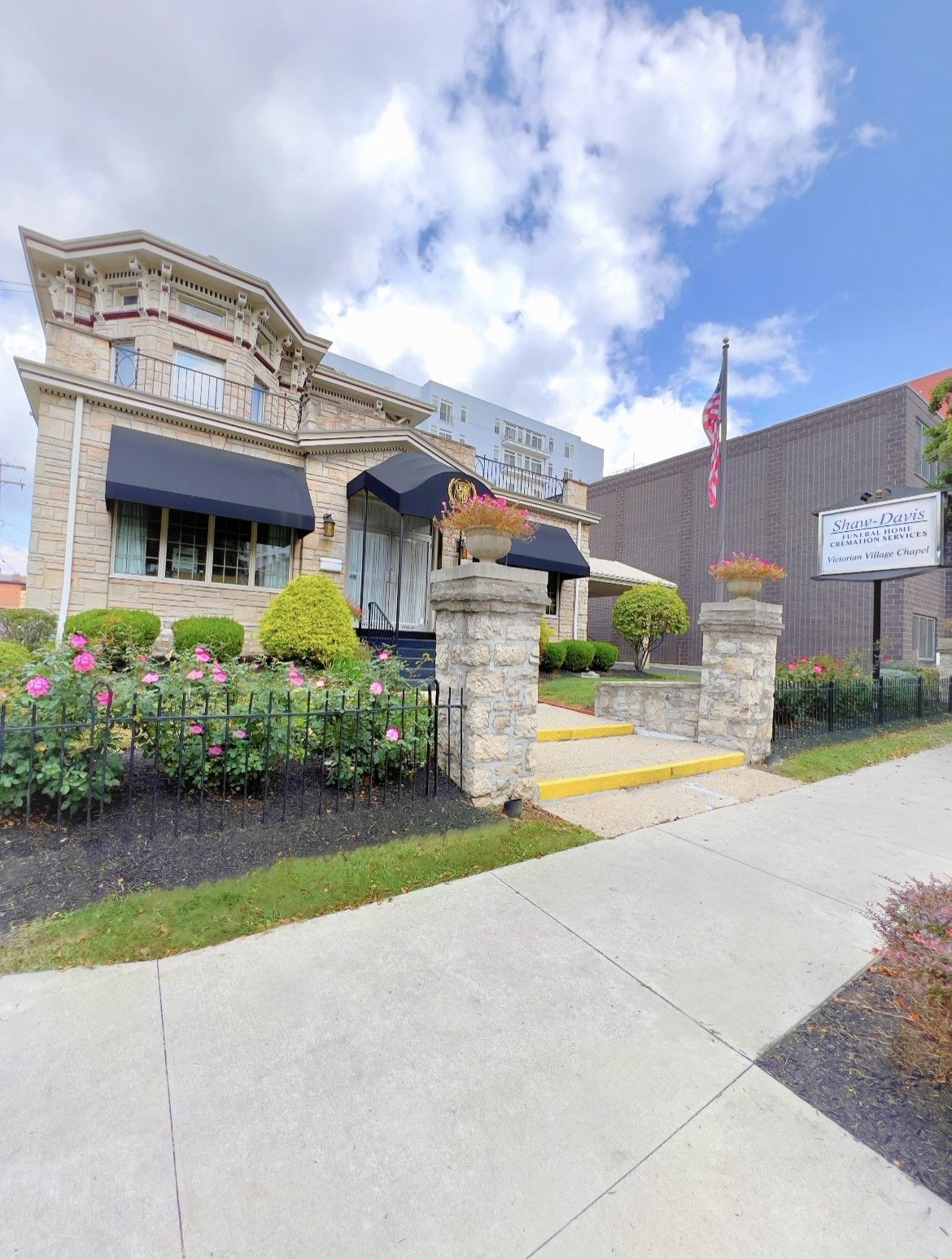 Shaw-Davis Funeral Homes Short North Chapel