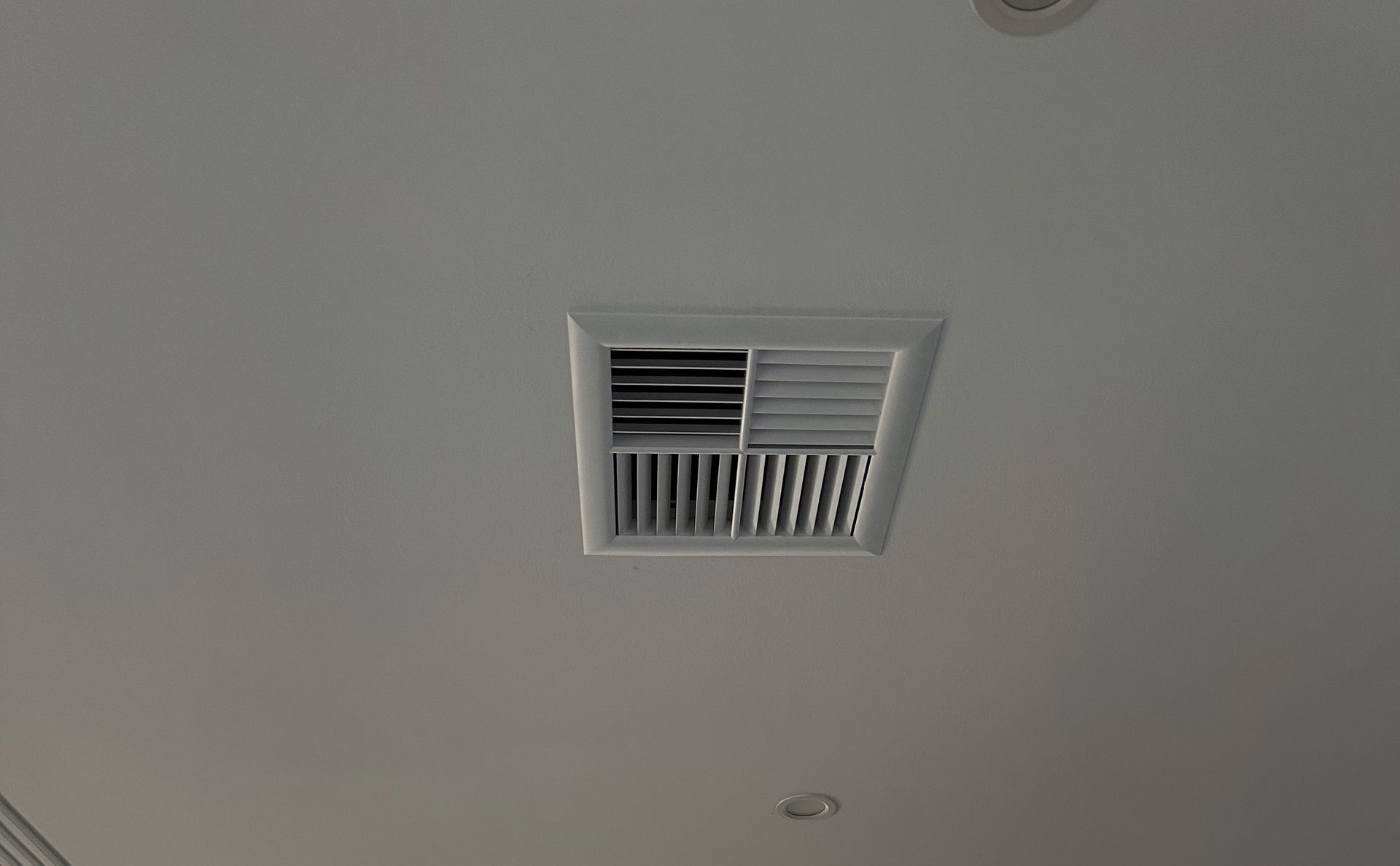A Daikin ducted air conditioning ceiling vent installed by Lakeside Air & Electrical.