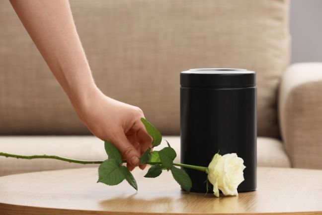 How Families in LA County Can Arrange Cremation Online