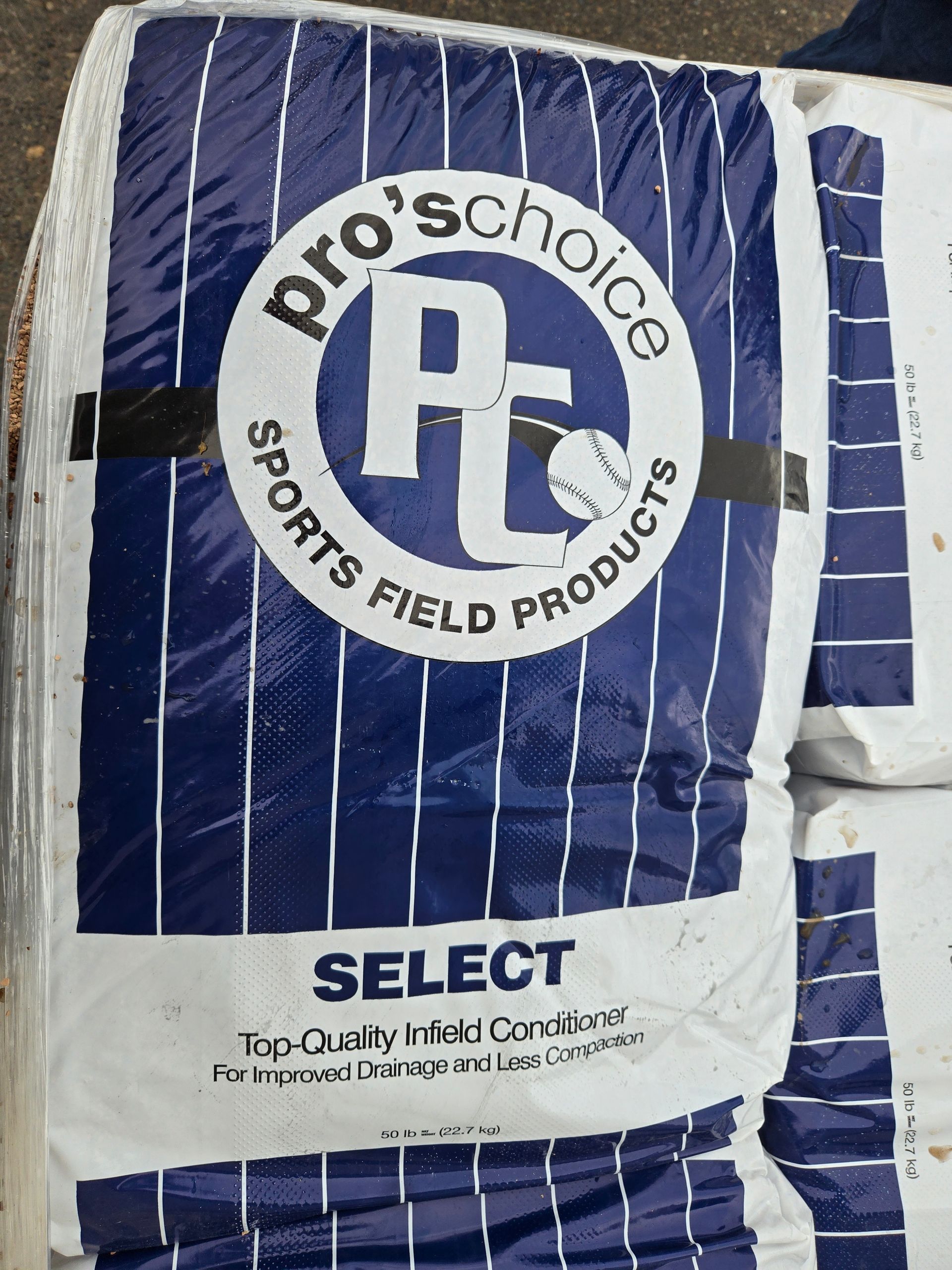 Blue striped Pro’s Choice sports field product bag with white “SELECT” label.