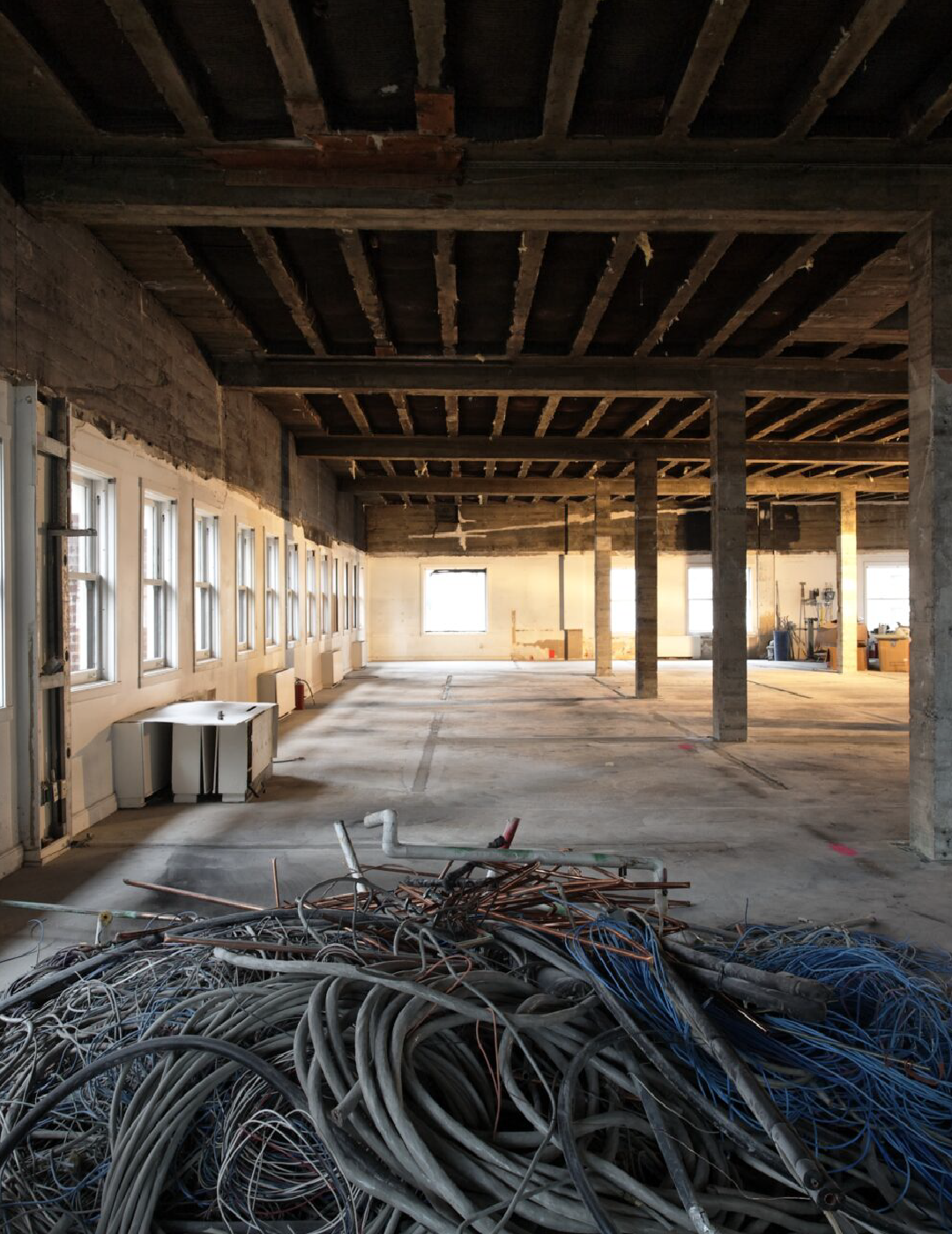An empty building ready to be torn down by commercial demolition experts