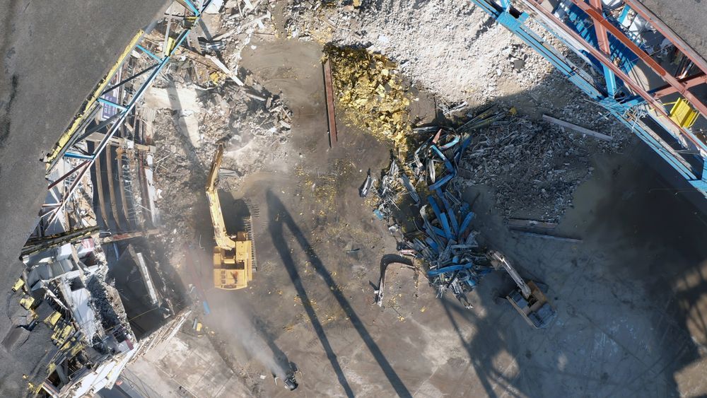 Overview image of a demolition site.