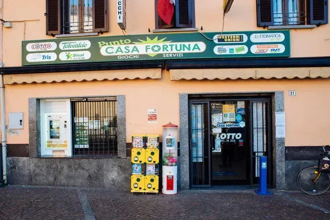 esterno tabaccheria