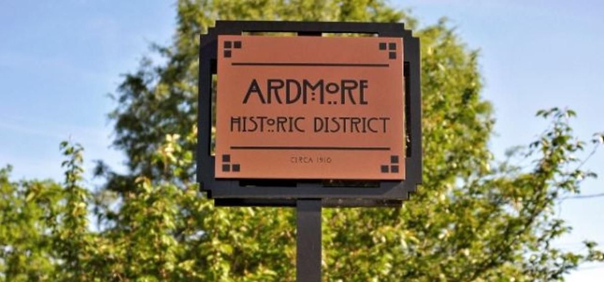 A sign that says ardmore historic district on it
