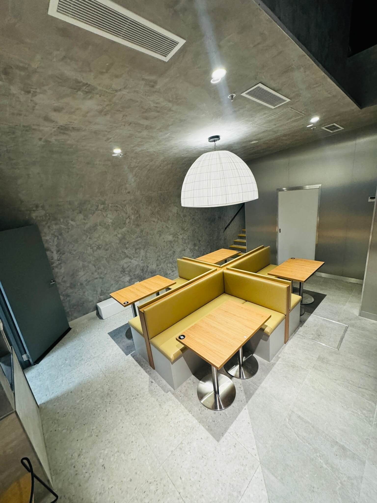 Nana's Green Tea dinning area