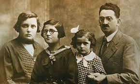 Noemi's Family