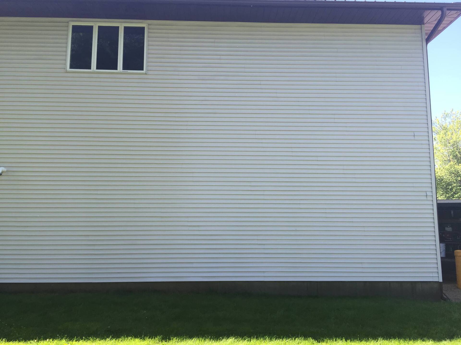 Clean House Siding — Cedar Rapids, IA — Eastern Iowa Carpet Care Inc