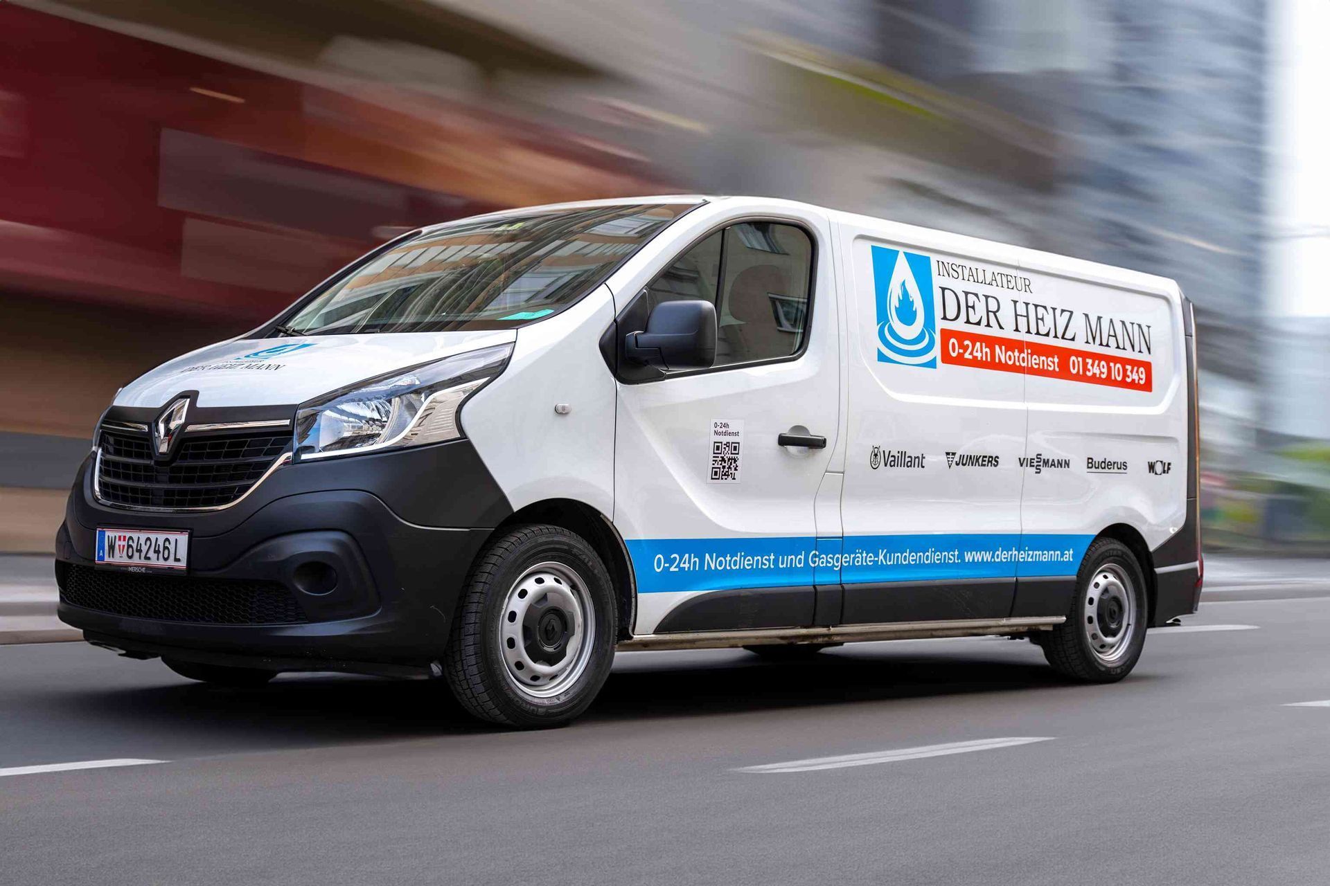 Gasthermen-installateur-der-Heizmann-führt-einen-professionellen-thermtausch-in-wien-durch