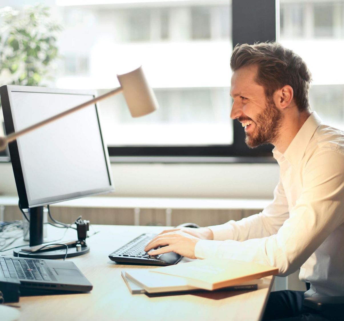 an image of laptops and how VA works