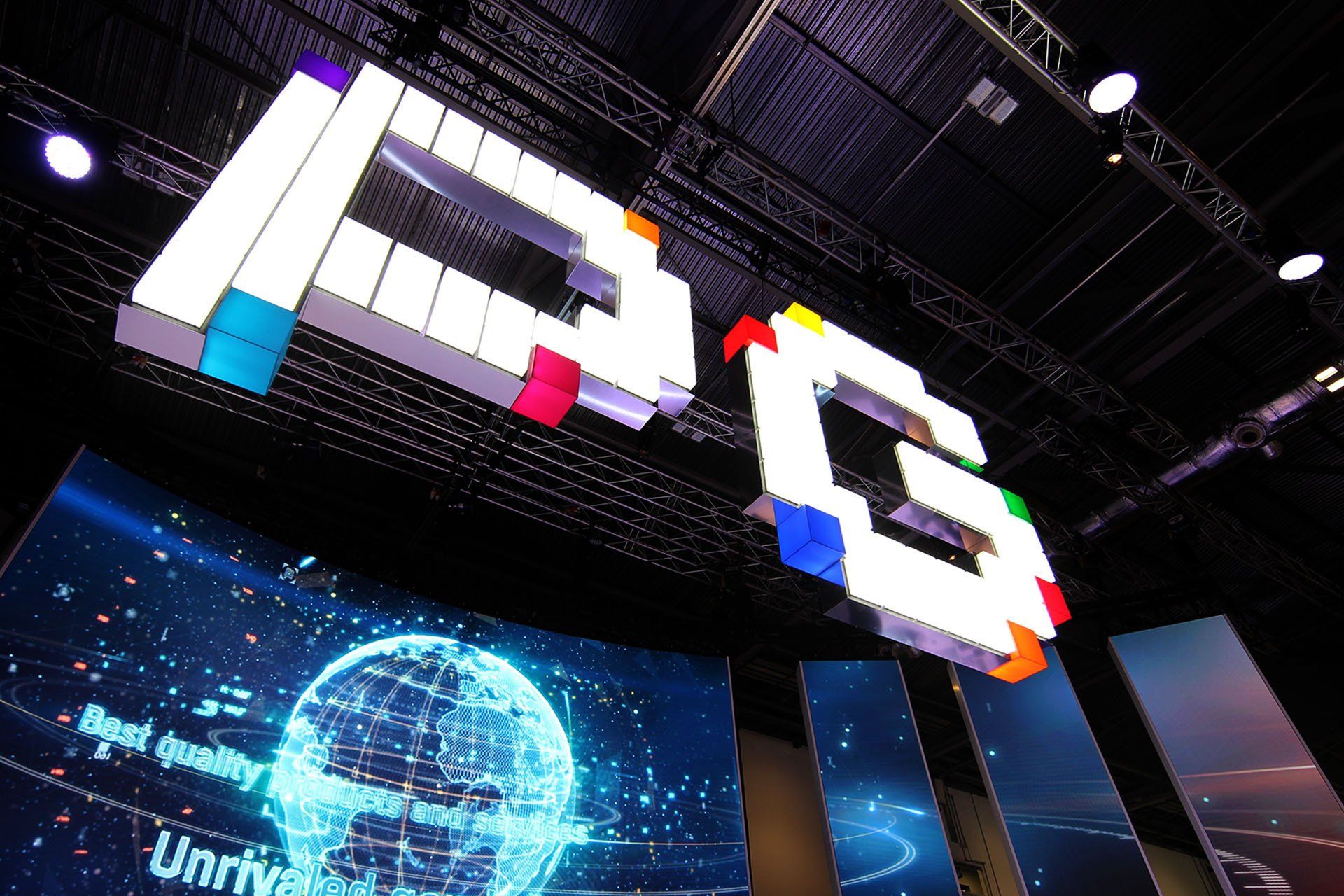 Pocket Games Stand