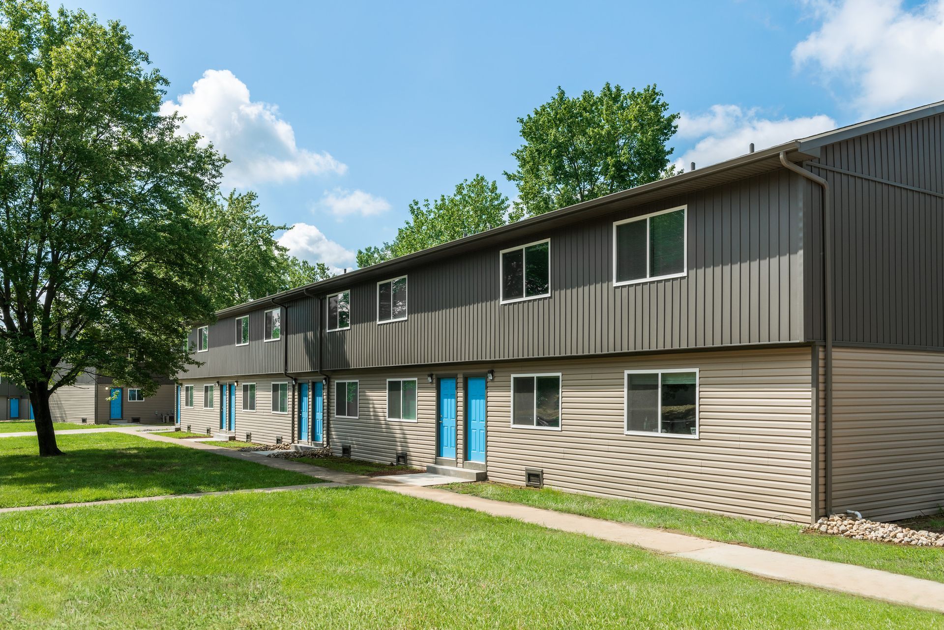 exterior metro apartments