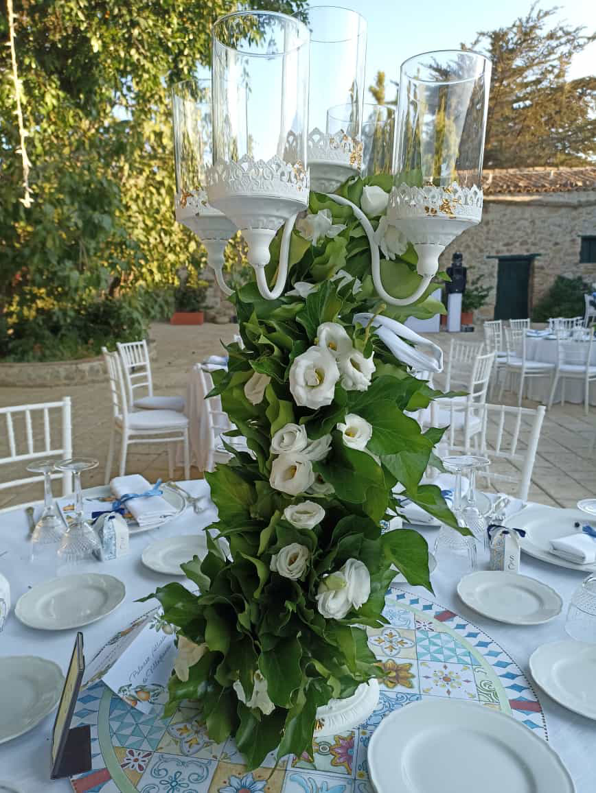 Centrotavola con fiori freschi