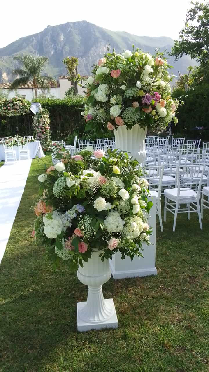 Decorazioni fiorite per matrimoni