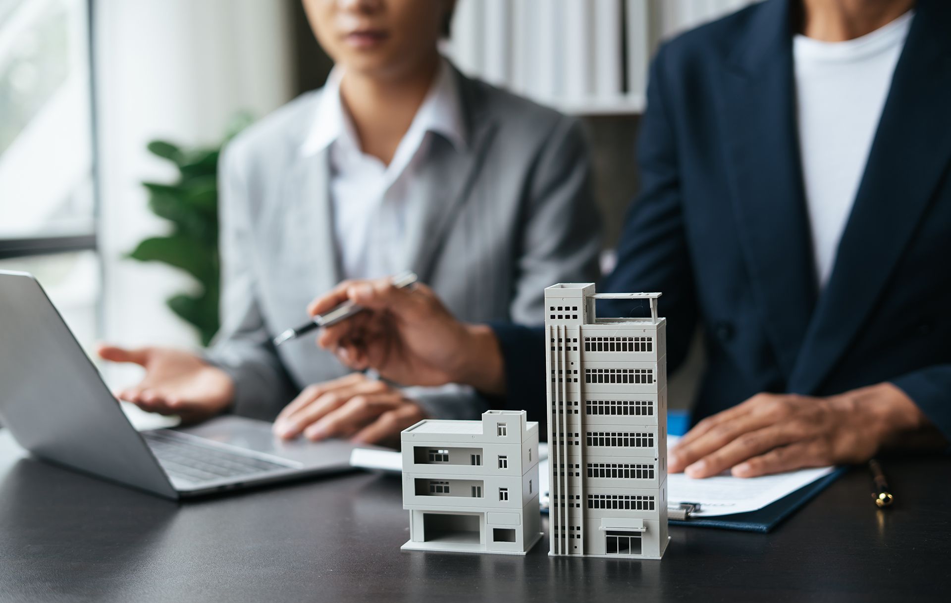 Building Models and Insurance Agents