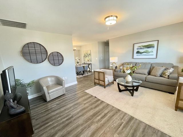 HOME STAGING