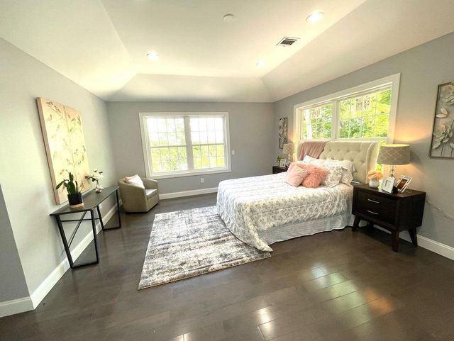 HOME STAGING