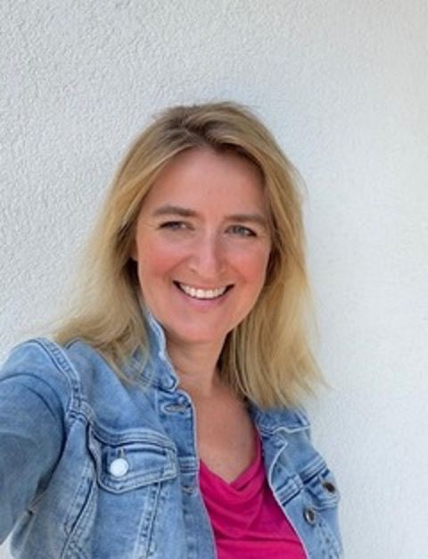 Dr. Julia Drescher