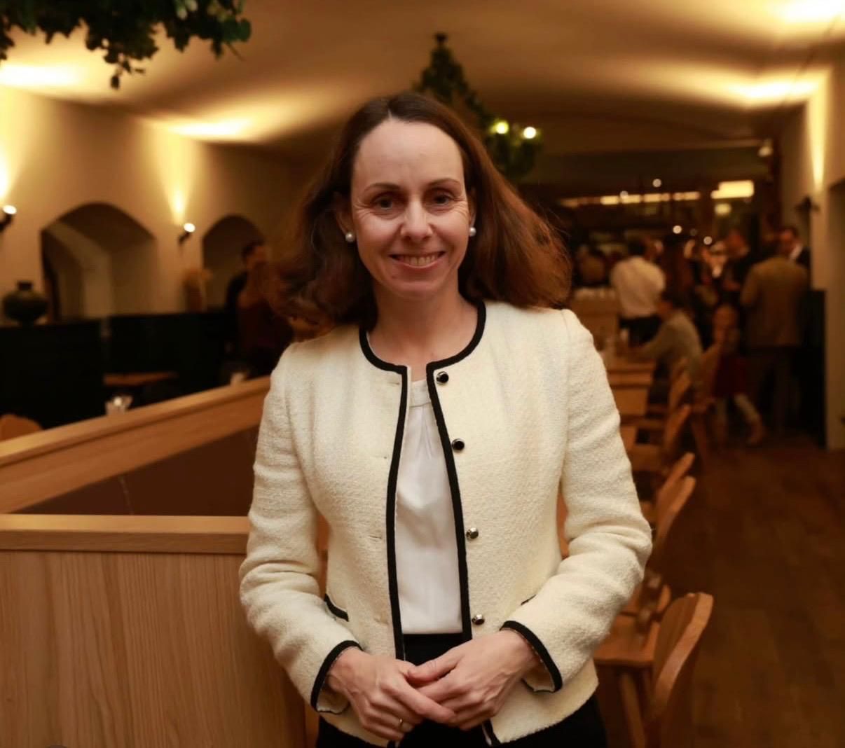  Wirtschafts- und Wissenschaftsreferentin der Stadt Nürnberg Dr. Andrea Heilmaier bei der Eröffnungsfeier Wirtshaus ALBRECHT