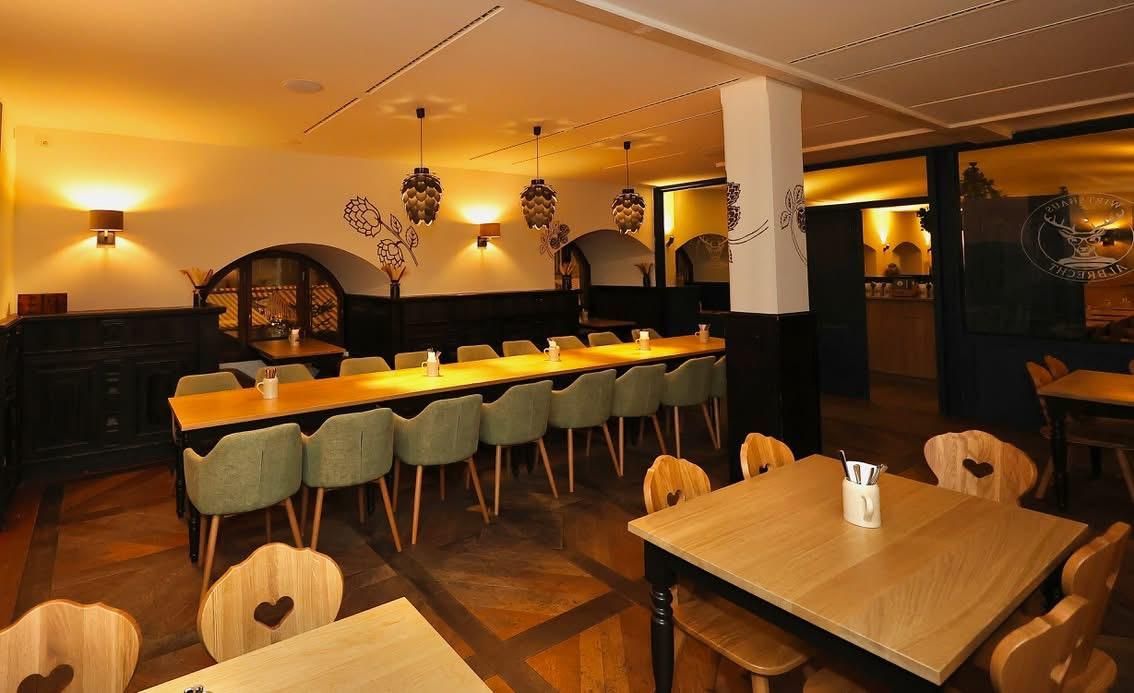 Eventlocation, die Stube, 110 Plätze, viele Tische, Familienfeste, Tagungen, festliche Anlässe, Wirtshaus Albrecht Nürnberg, Rathaus