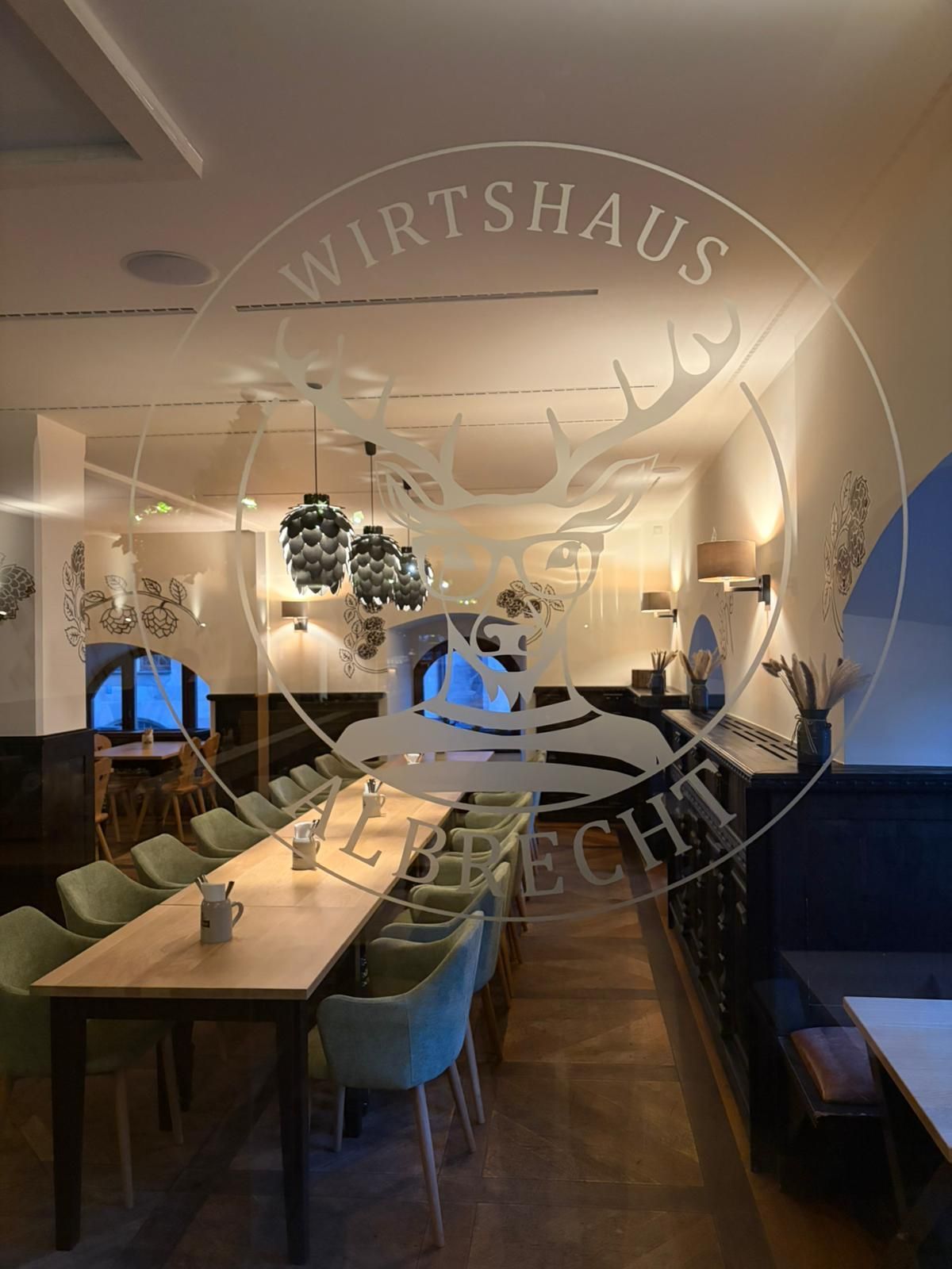 Eventlocation, die Stube, 110 Plätze, viele Tische, Familienfeste, Tagungen, festliche Anlässe, Wirtshaus Albrecht Nürnberg, Rathaust