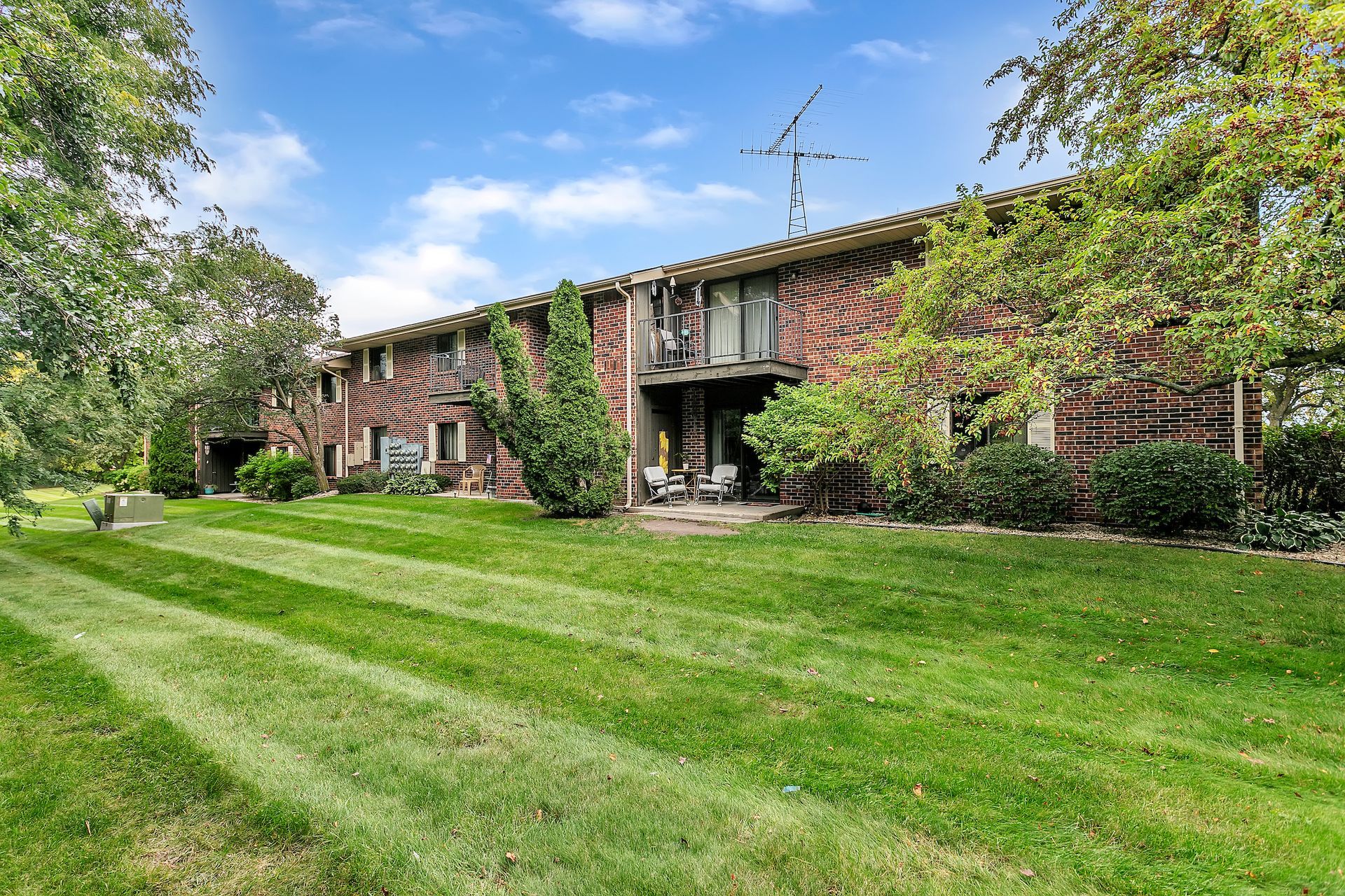 Lakewood Village Apartments