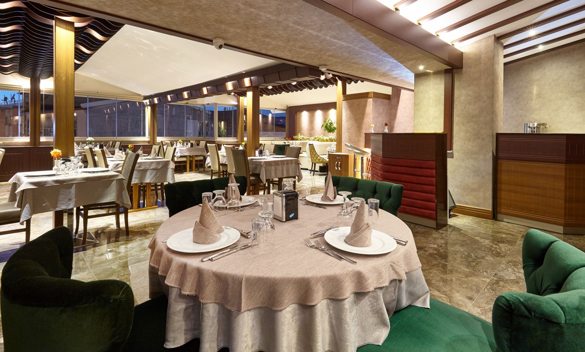 Buruciye Otel Restoranı – Şık atmosfer, lezzetli menüler ve keyifli yemek deneyimi