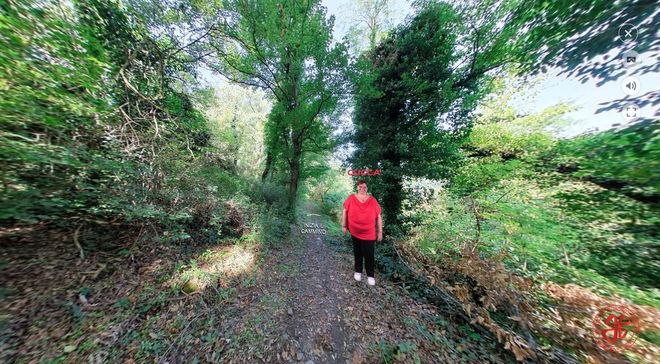 Virtual Tour di un wellness immersivo nella foresta con avatar guida