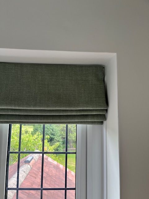 Blackout roman blind