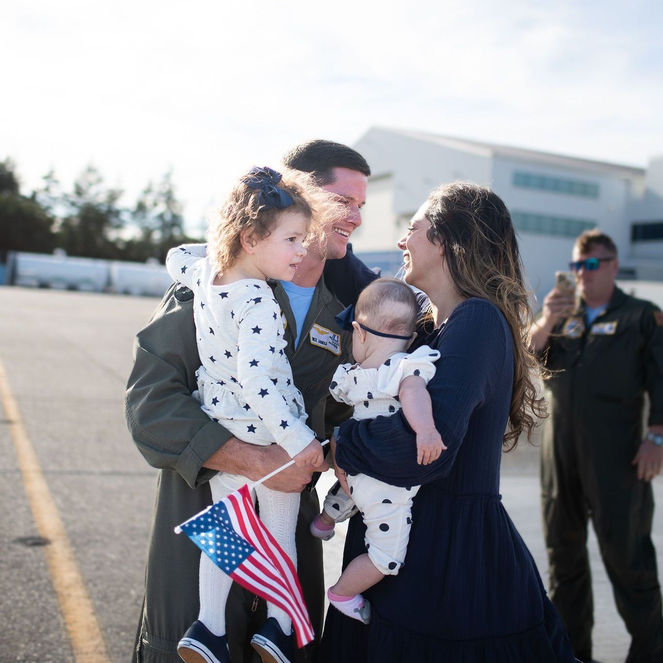 A military spouse Freedom Maker reunites with her husband as he returns from deployment.