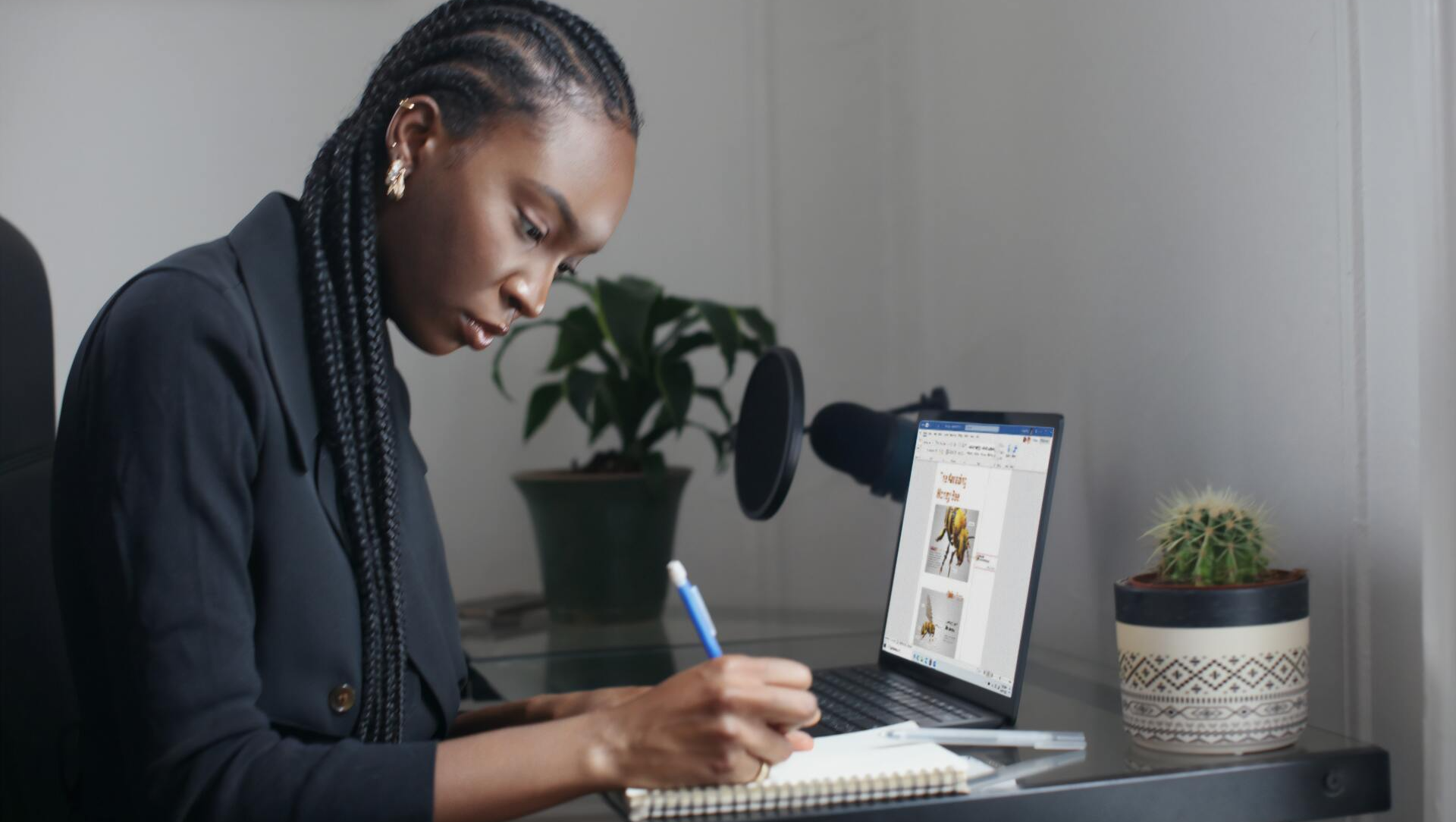 A virtual assistant works remotely | Freedom Makers