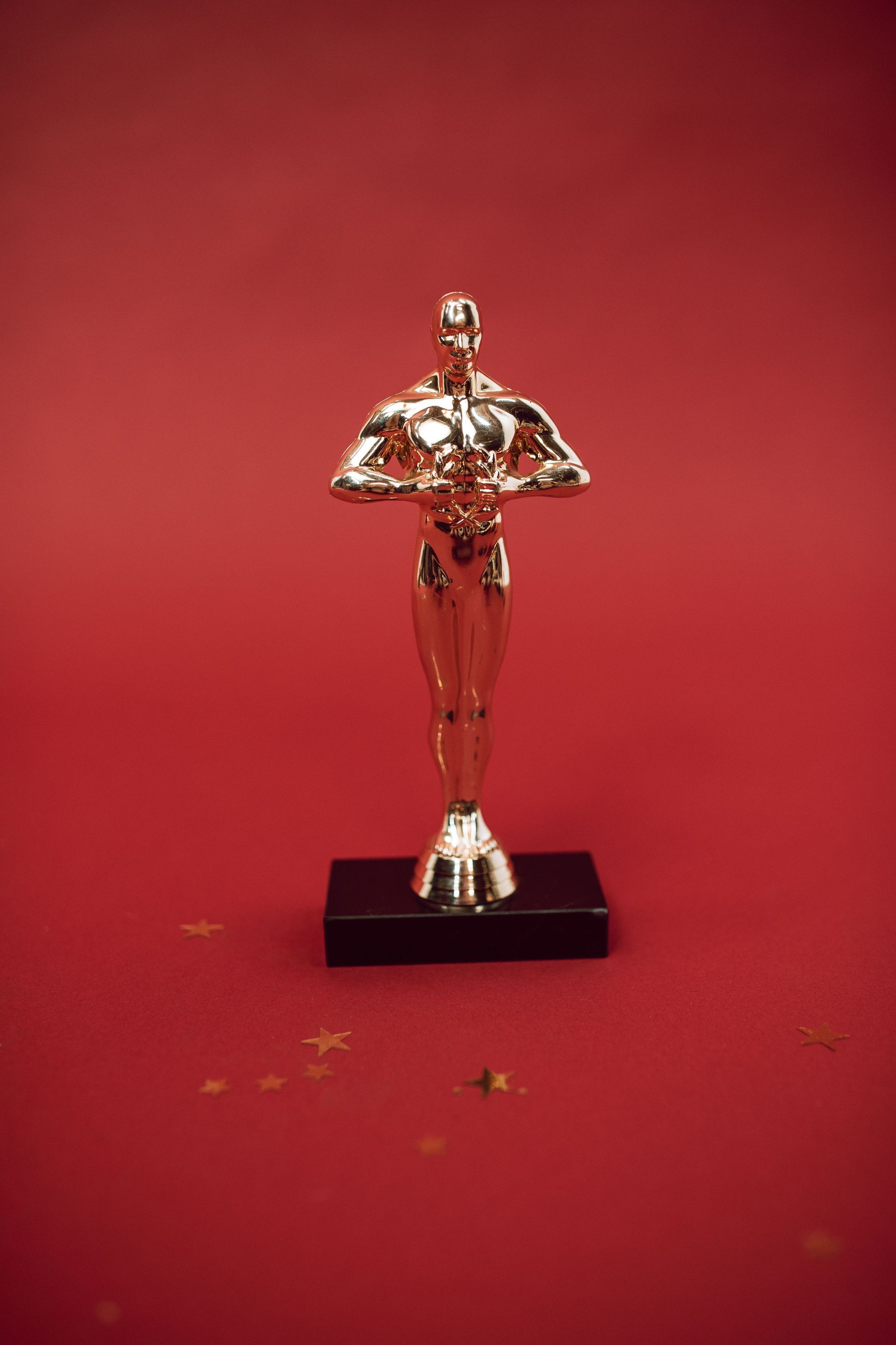 the oscar in shiny gold