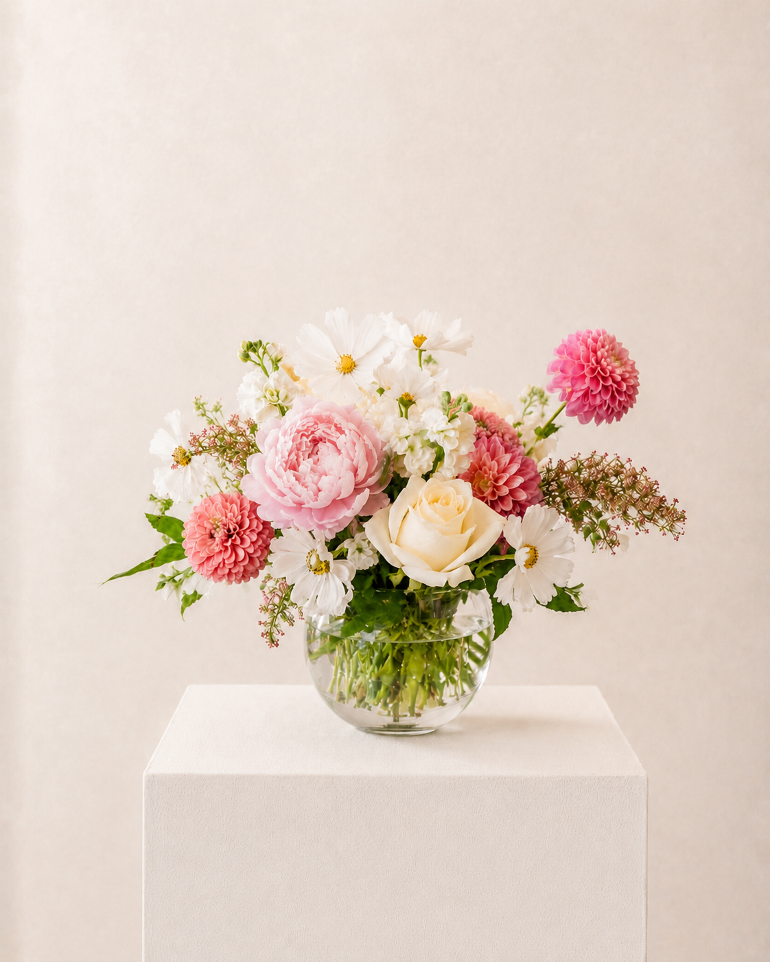 Signature Floral Arrangement
4 Arrangements/ month are included.