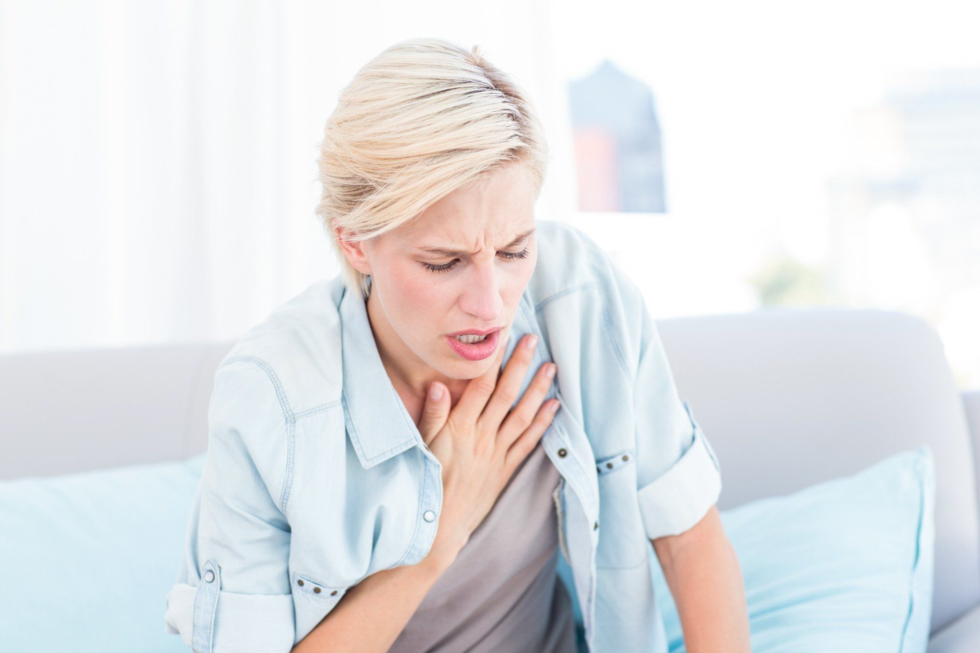 Woman having difficulty breathing due to esophageal stricture