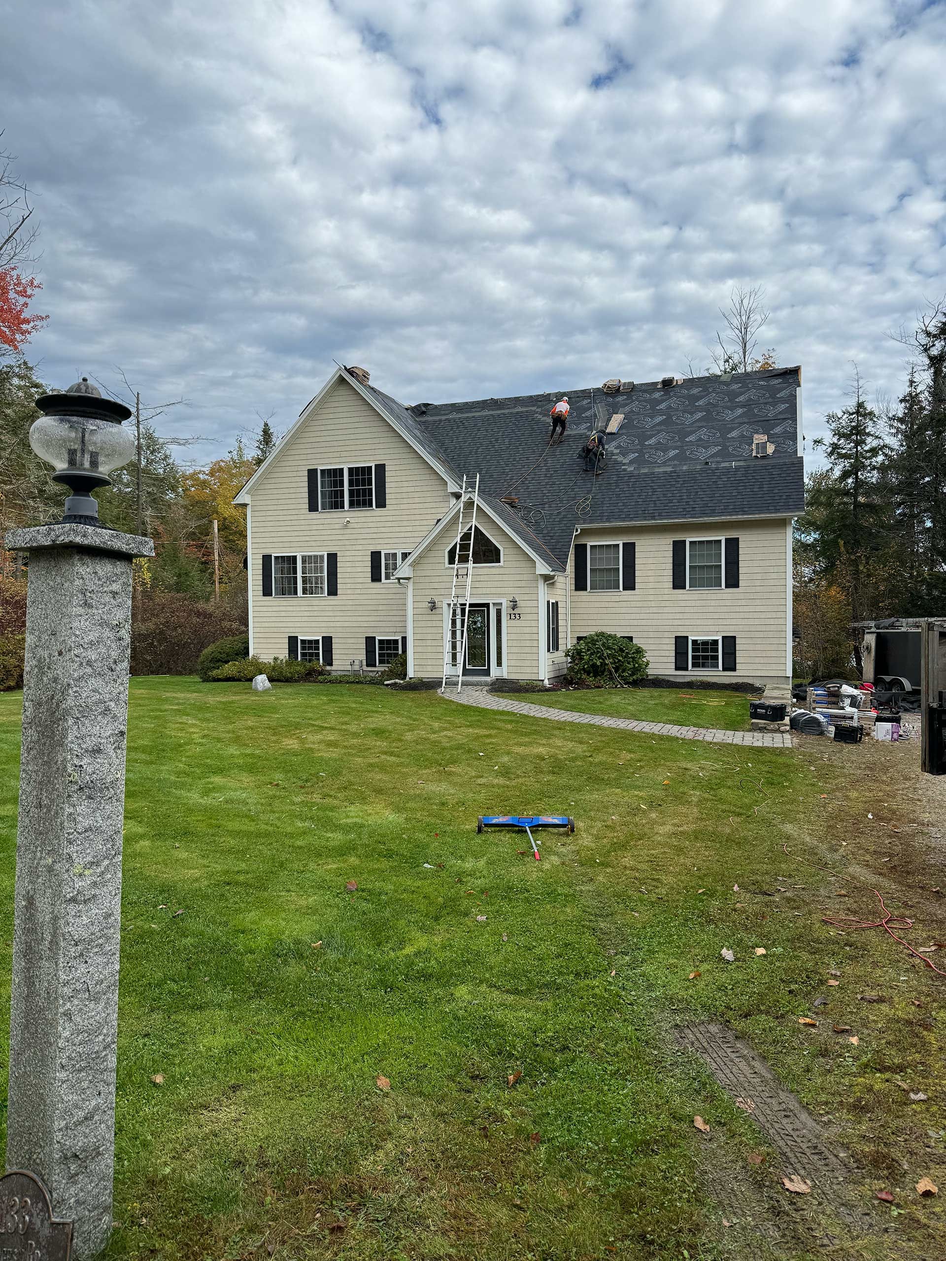 roofing and siding services 37