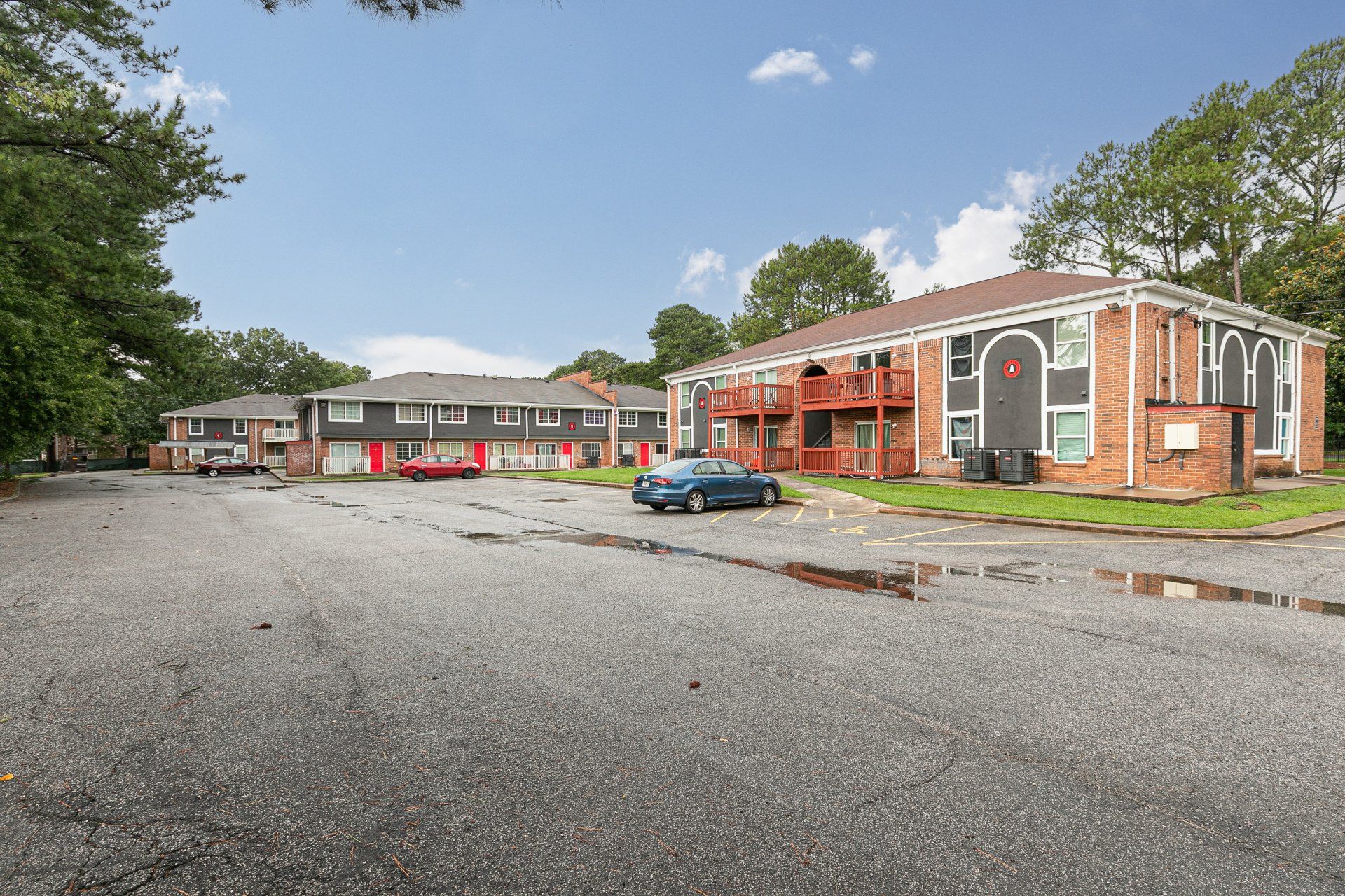 Perimeter 294 Parking Lot